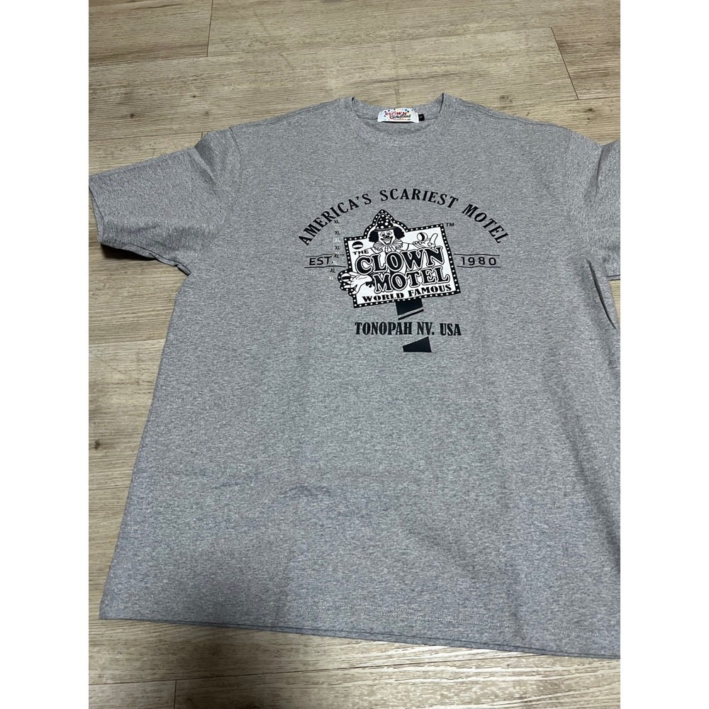 The Clown Motel Tonopah NV Americas Scariest Motel Graphic T Shirt Grey Mens XL